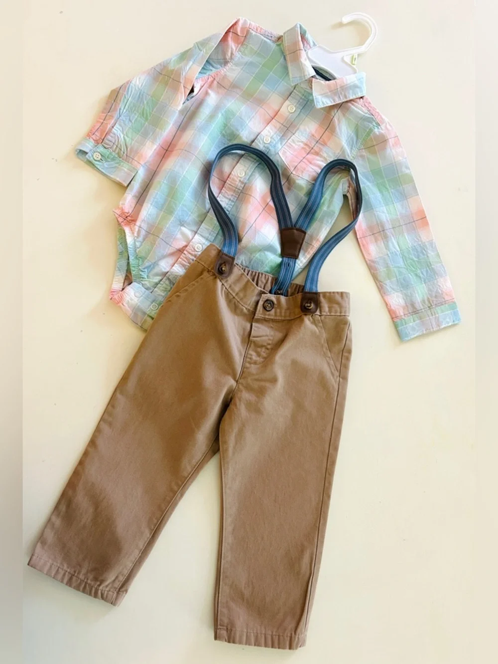 Carter’s 24M Boys Outfit Plaid Shirt Suspenders Khaki Pants Set